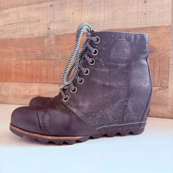 Sorel 1964 Premium Waterproof Snake Print Black Laced Wedge Boots - Picture 3 of 12